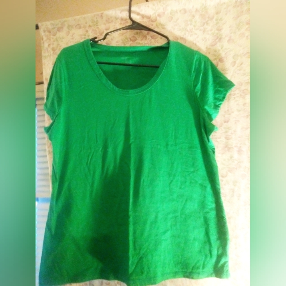 Red and Green Tee Bundle